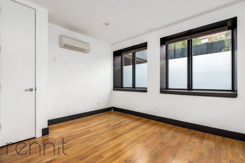 562 Park Pl, Apt 1F Image 1