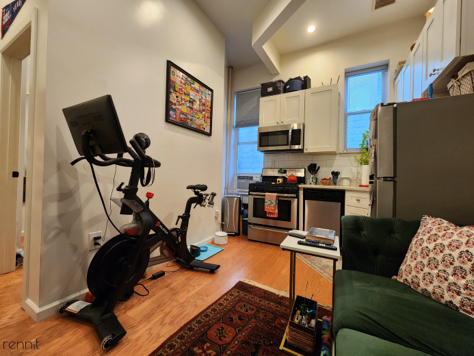 279 St Nicholas Ave, Apt 1 Image 2