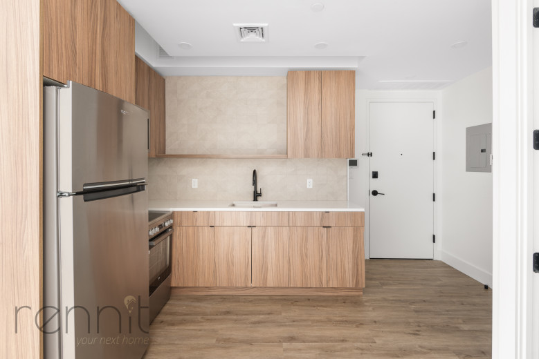 35 Kingston Ave, Apt 201 Image 6