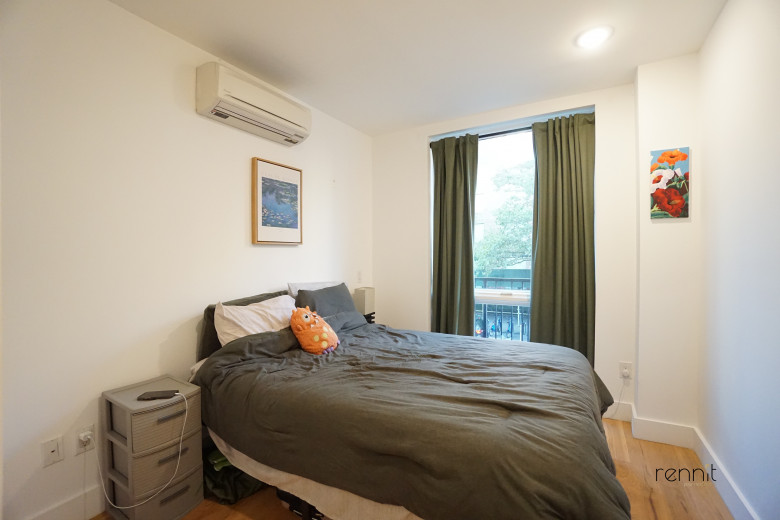 676 New York Ave, Apt 2E Image 6
