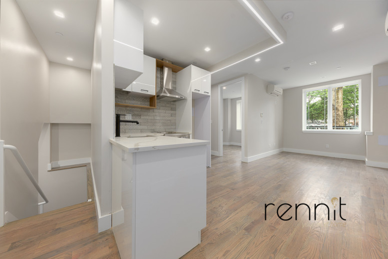 593 Rutland Rd, Apt 1F Image 1