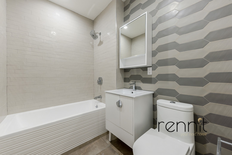 593 Rutland Rd, Apt 1F Image 5