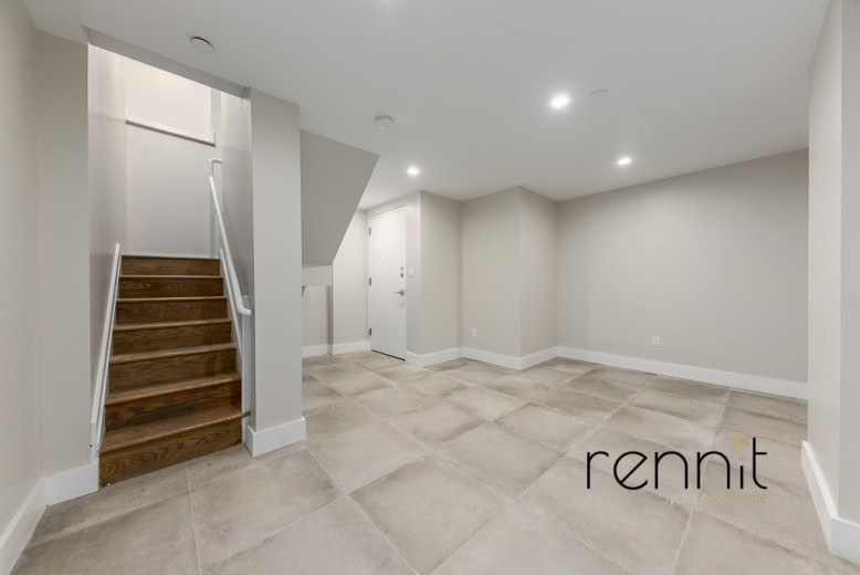 593 Rutland Rd, Apt 1F Image 7