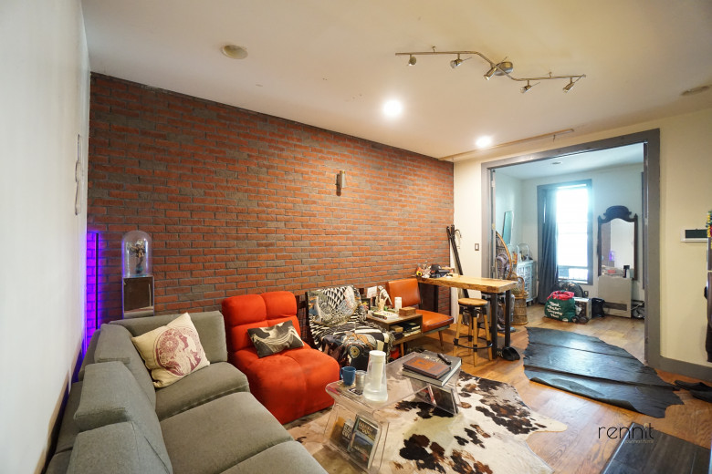 1306 Myrtle Ave, Apt 1R Image 3