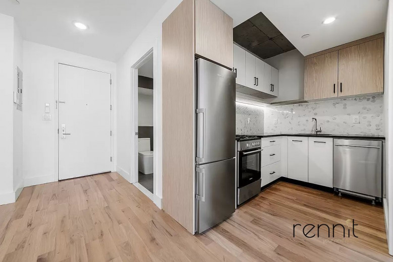 676 New York Ave, Apt 4B Image 2