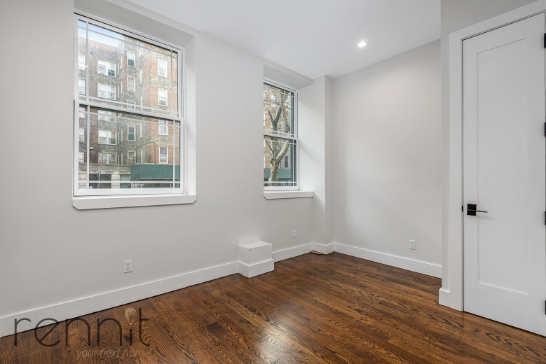 1031 Montgomery St, Apt 1F Image 4