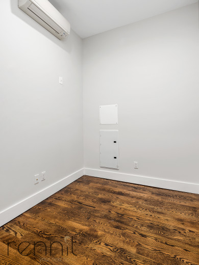 1031 Montgomery St, Apt 1F Image 5