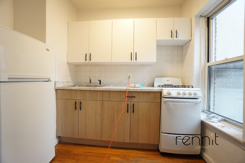 879 Park Ave, Apt 2 Image 2