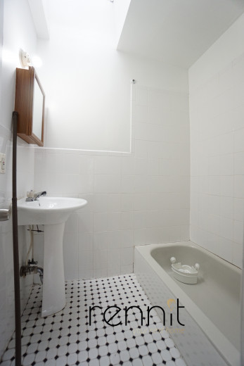 879 Park Ave, Apt 2 Image 13