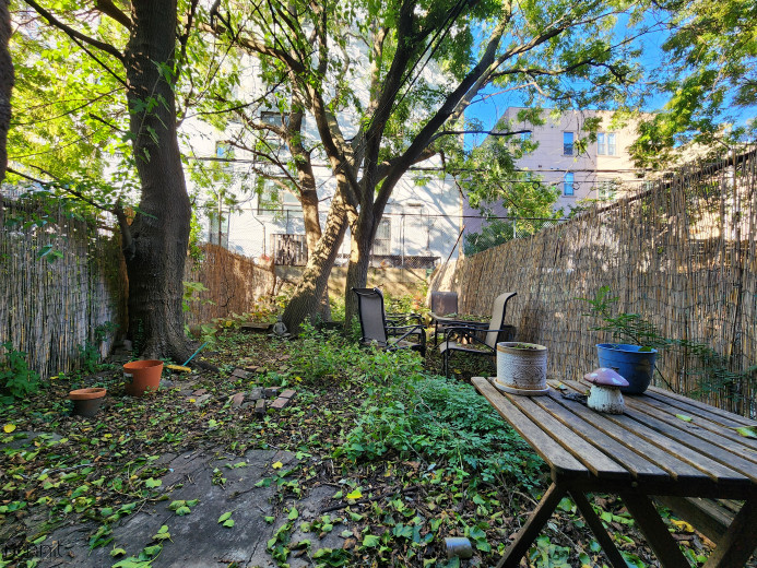 289 Hart St, Apt 1 Image 2