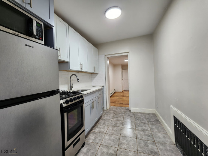 289 Hart St, Apt 1 Image 3
