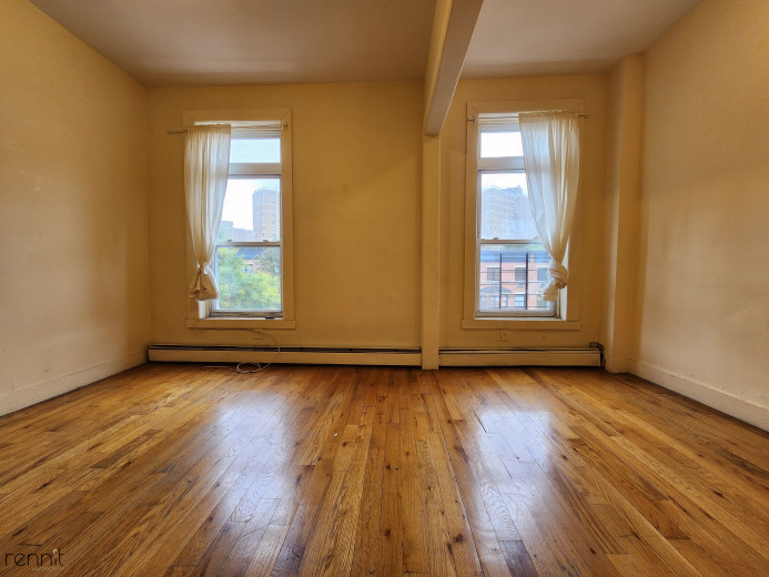 289 Hart St, Apt 3 Image 2