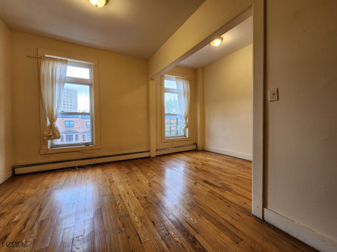 289 Hart St, Apt 3 Image 3