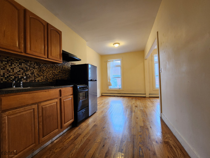 289 Hart St, Apt 3 Image 4