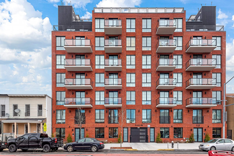 933 Rogers Ave, Apt 2A Image 7