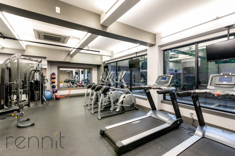 869 Park Ave, Apt 4H Image 15