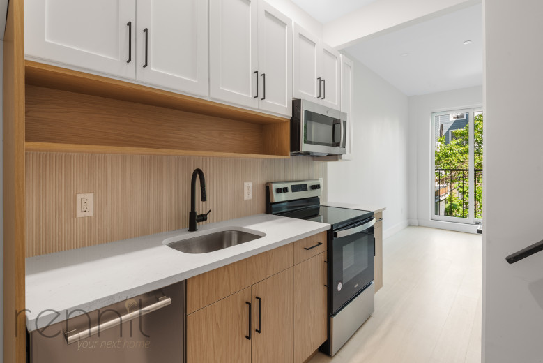 1038 Jefferson Ave, Apt 2B Image 1