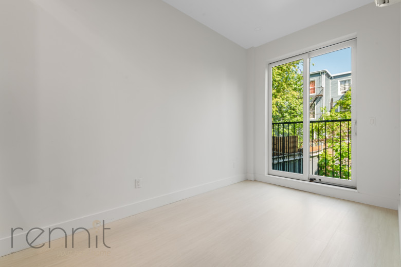 1038 Jefferson Ave, Apt 2B Image 2