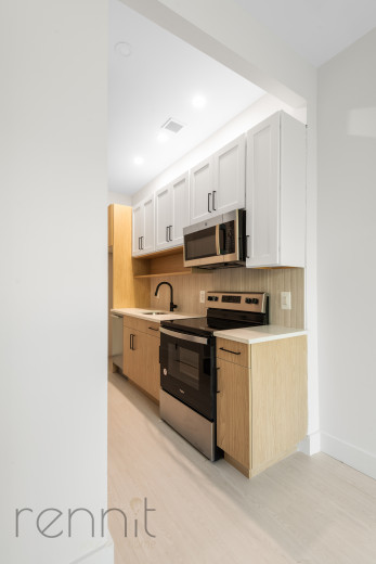 1038 Jefferson Ave, Apt 2B Image 3