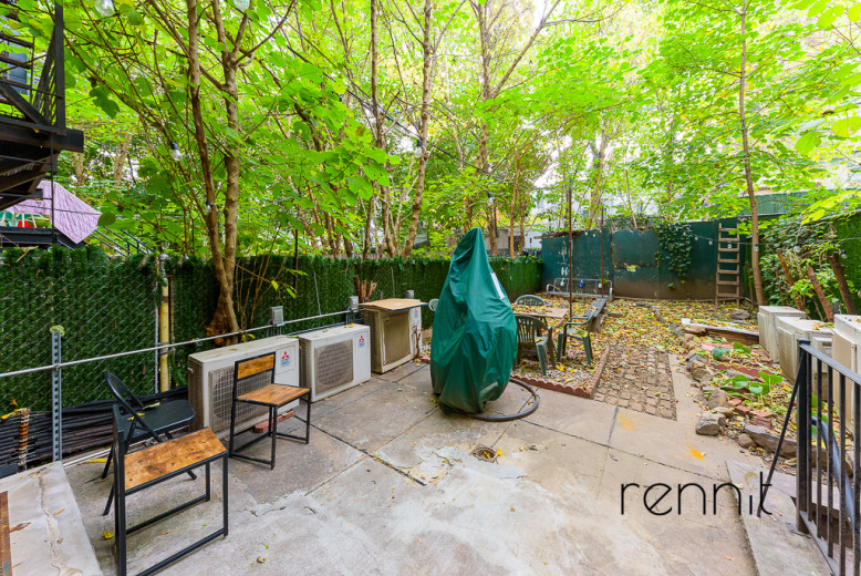 814 St Johns Pl, Apt 2F Image 14