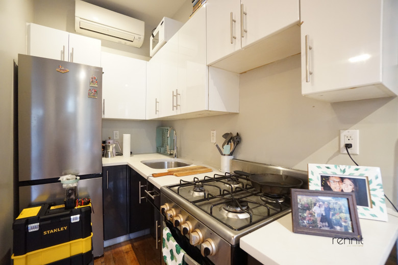 814 St Johns Pl, Apt 2F Image 3