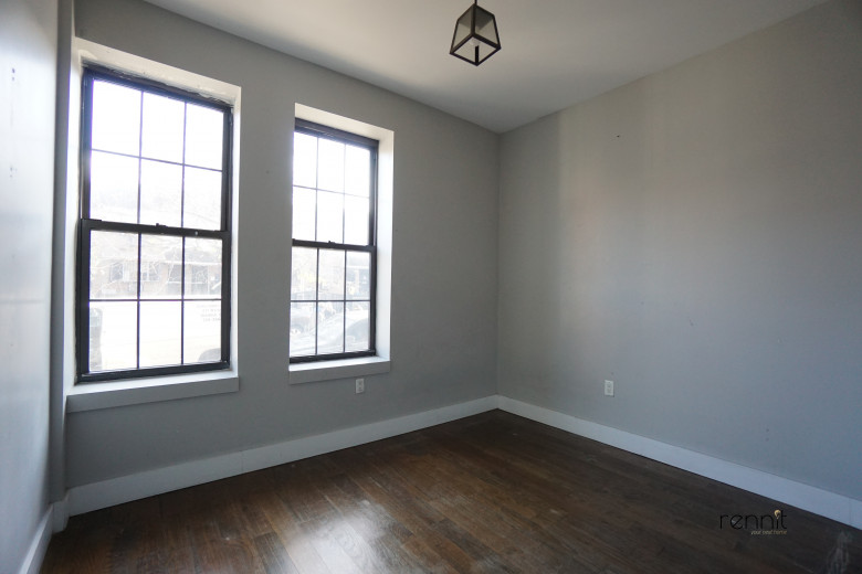 119 Linden St, Apt 2 Image 4