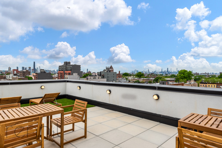 35 Kingston Ave, Apt 403 Image 14