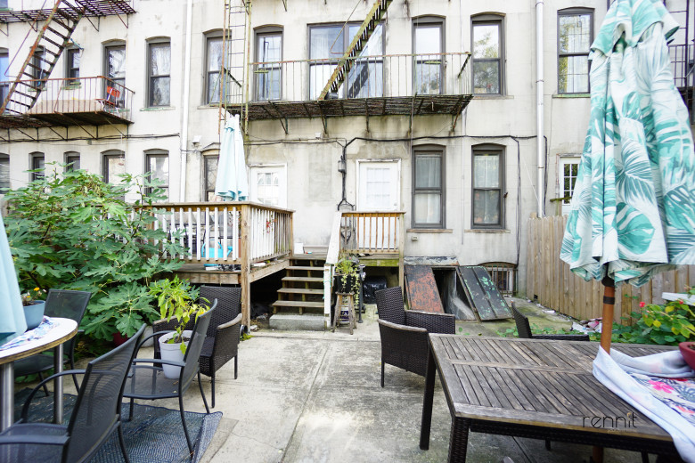 1689 Gates Ave, Apt 1Left Image 2