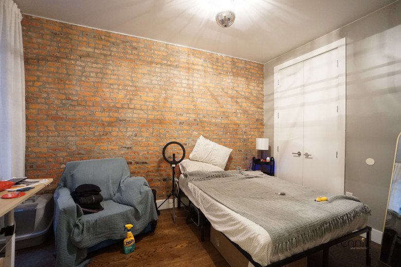 1689 Gates Ave, Apt 1Left Image 12