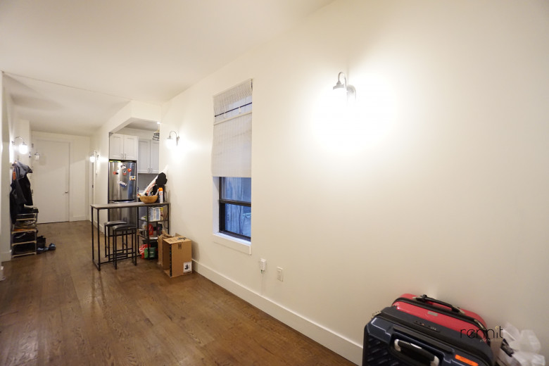 1689 Gates Ave, Apt 1Left Image 9