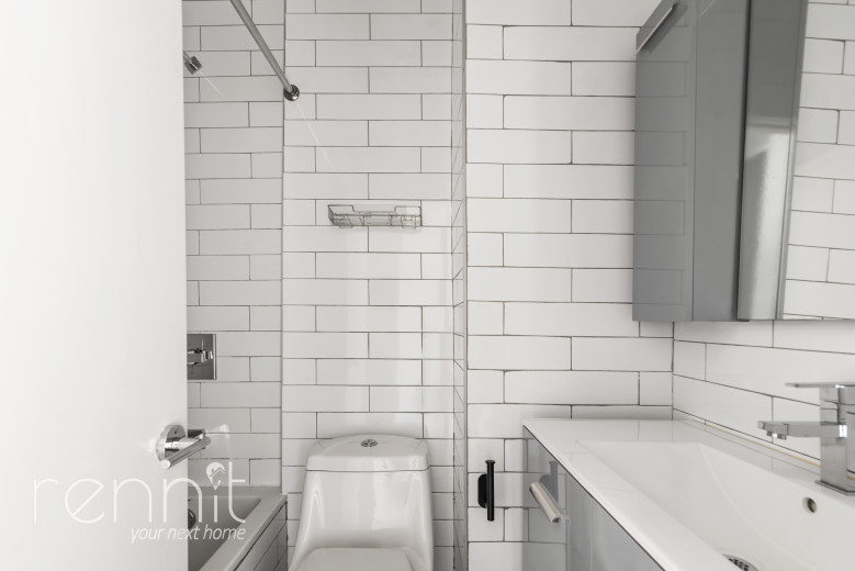 377 Manhattan Ave, Apt 2L Image 5