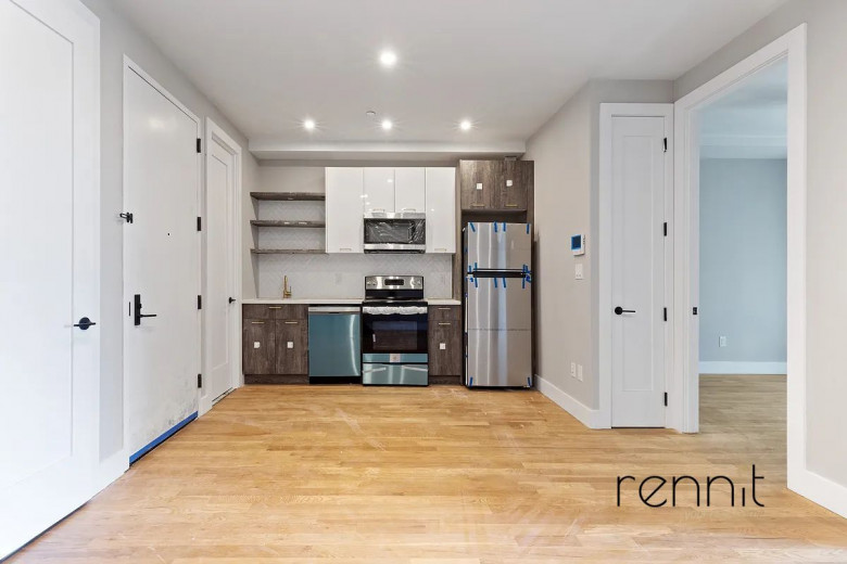 762 East 32nd St, Apt 2A Image 1