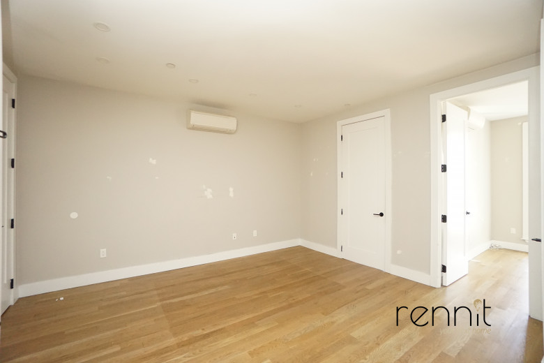 762 East 32nd St, Apt 2A Image 18