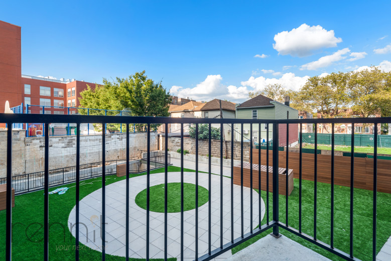 125 Kings Hwy, Apt 6E Image 1