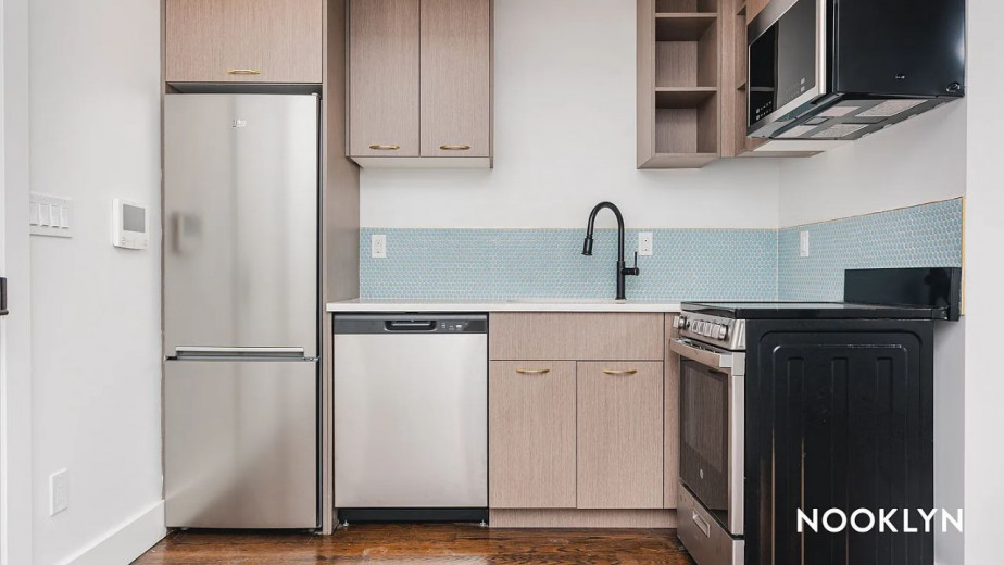 1620 New York Ave, Apt 5D Image 3