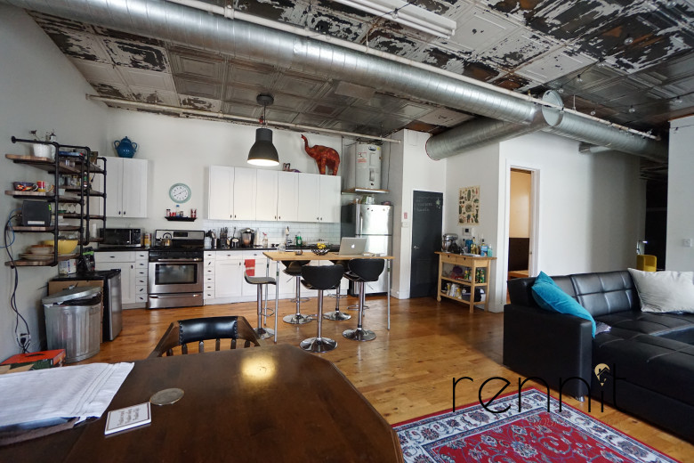 1093 Putnam Ave, Apt C Image 15