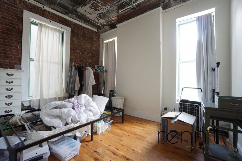 1093 Putnam Ave, Apt C Image 25