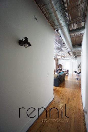 1093 Putnam Ave, Apt C Image 26