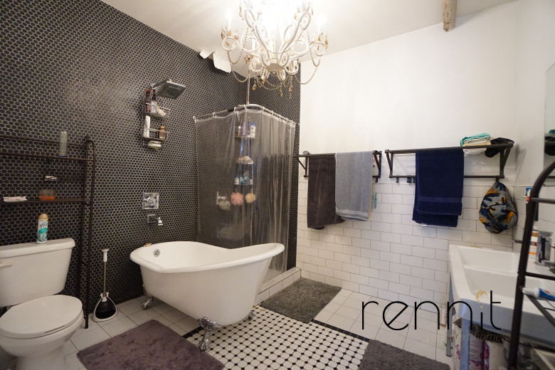 1093 Putnam Ave, Apt C Image 28