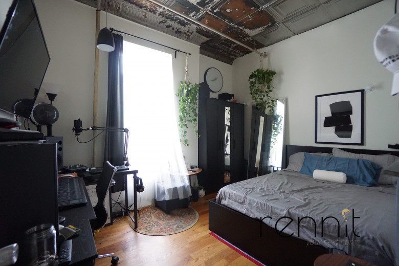 1093 Putnam Ave, Apt C Image 29