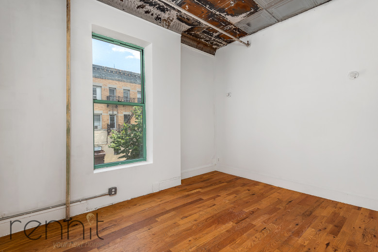 1093 Putnam Ave, Apt C Image 4