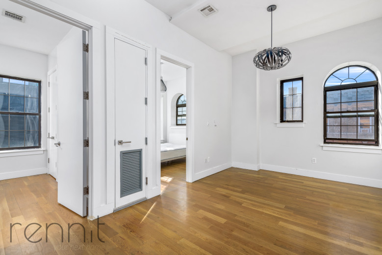 146 Wyckoff Ave, Apt 3R Image 1