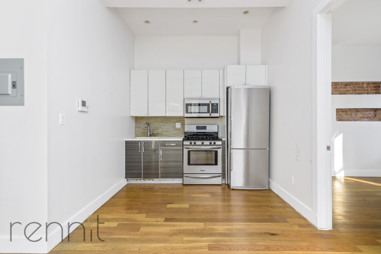 146 Wyckoff Ave, Apt 3R Image 2