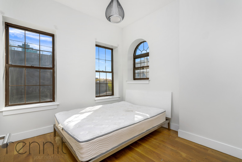 146 Wyckoff Ave, Apt 3R Image 5