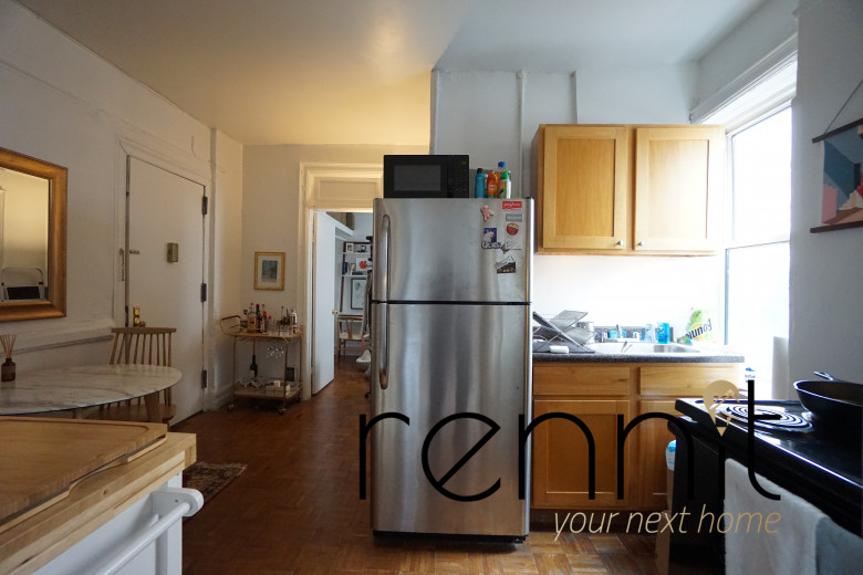 370 Bedford Ave, Apt 10 Image 3