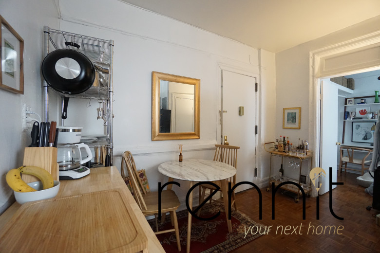 370 Bedford Ave, Apt 10 Image 4