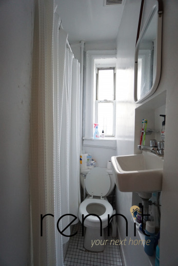 370 Bedford Ave, Apt 10 Image 7