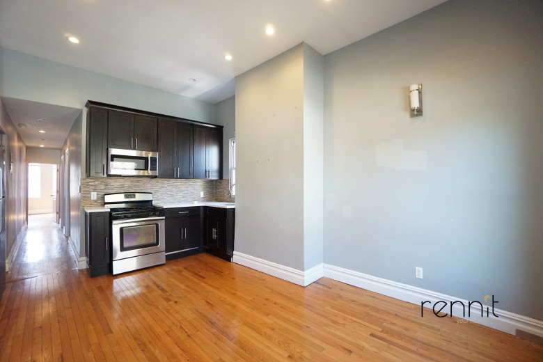 695 Flushing Ave, Apt 3L Image 1