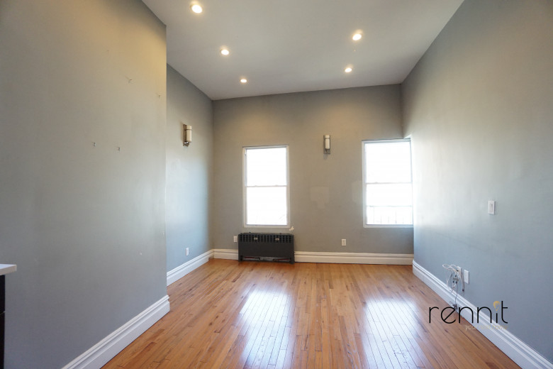 695 Flushing Ave, Apt 3L Image 2