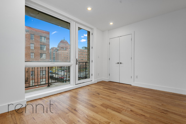 676 New York Ave, Apt 2B Image 6